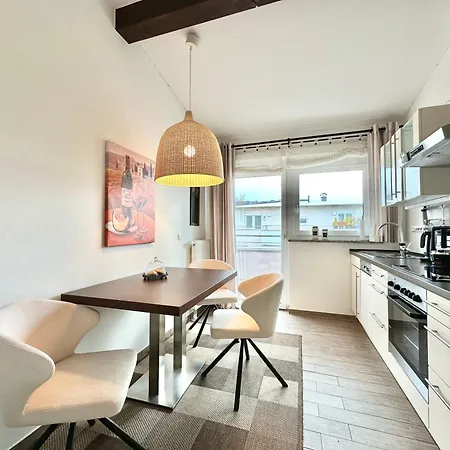 Апартаменты Kleines Penthouse - Fewo-badhindelang Зонтхофен
