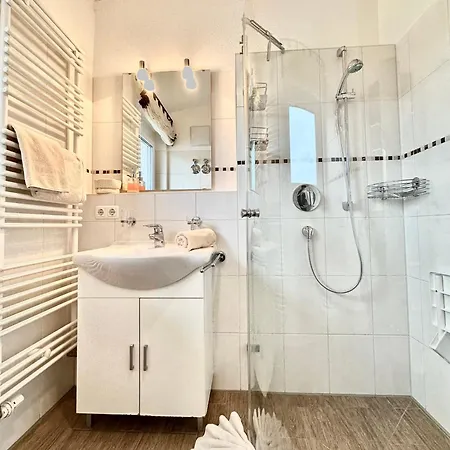 Апартаменты Kleines Penthouse - Fewo-badhindelang *